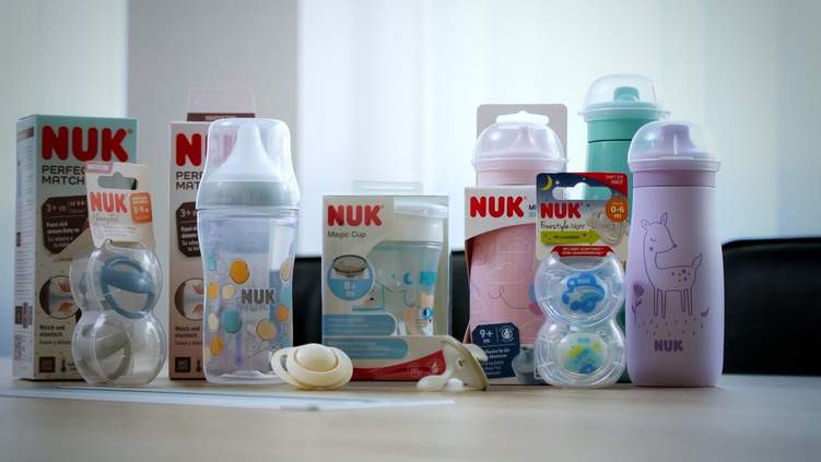 Alles für den Nachwuchs: Die Produkte des Unternehmens, vor allem bekannt unter dem Markennamen Nuk, erreichen Familien in mehr als 120 Ländern weltweit. Foto: KAUTSCHUK/Christian Eckhoff