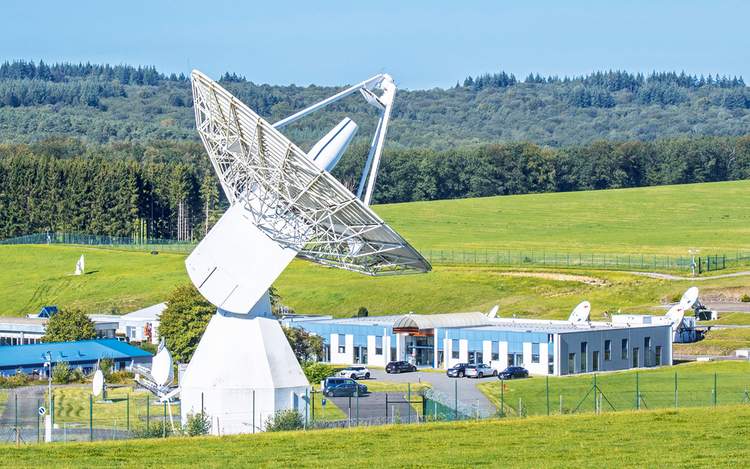 Kontakt ins All: Antennen der Europäischen Weltraumorganisation in Luxemburg. Foto: IMAGO IMAGES/ IMAGESalimdi